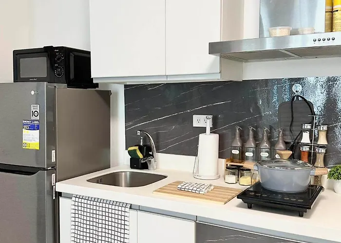 Aparthotel Azure Residences Staycation *