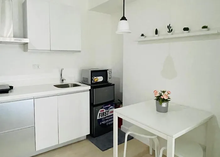 Azure Residences Staycation Aparthotel Manila