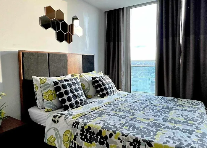 Aparthotel Azure Residences Staycation