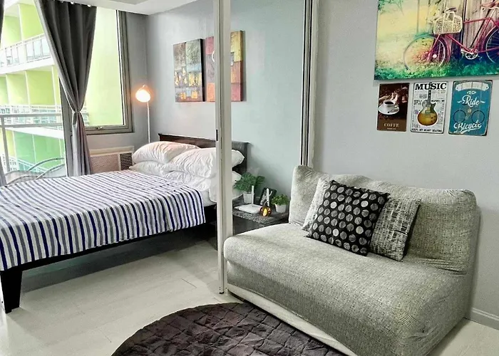 Aparthotel Azure Residences Staycation