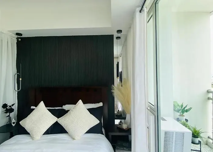 Azure Residences Staycation Aparthotel