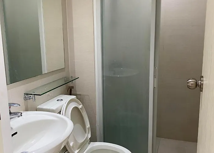 Azure Residences Staycation Aparthotel *